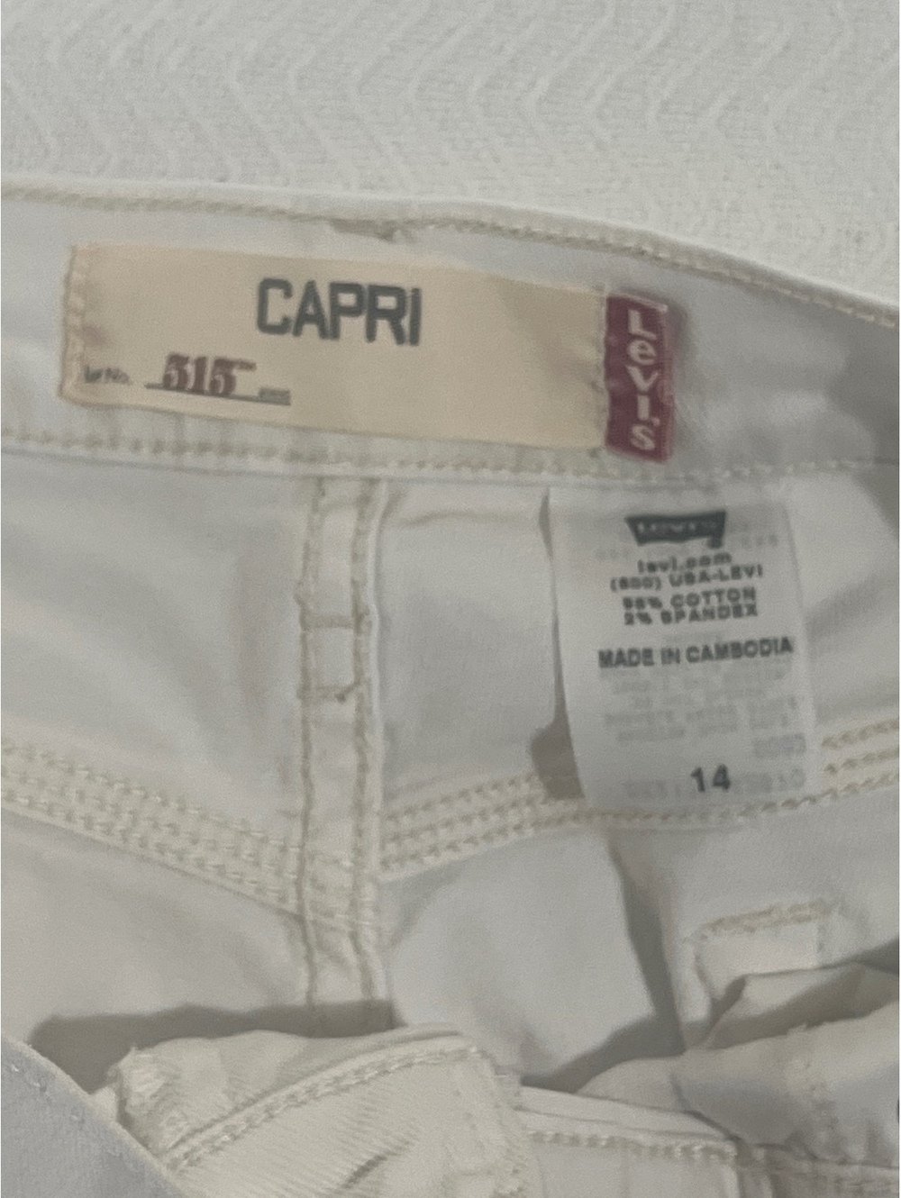Levi's White Capri Jeans Size 14 - Picture 5 of 6